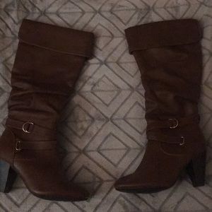 Heeled boots